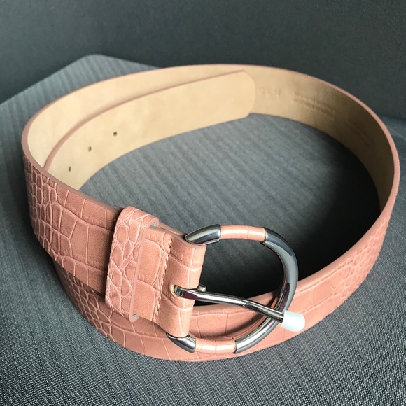 NWOT Halogen Circle Buckle Croc Embossed Belt - Picture 2 of 6